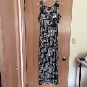 Design History Dresses Womens Design History Onyx Geo Cold Shoulder Maxi Dress Poshmark